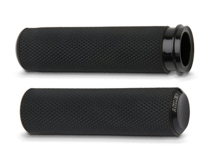 Knurled Fusion Handgrips - Black. Fits Big Twin 2008-2024 with Throttle-by-Wire